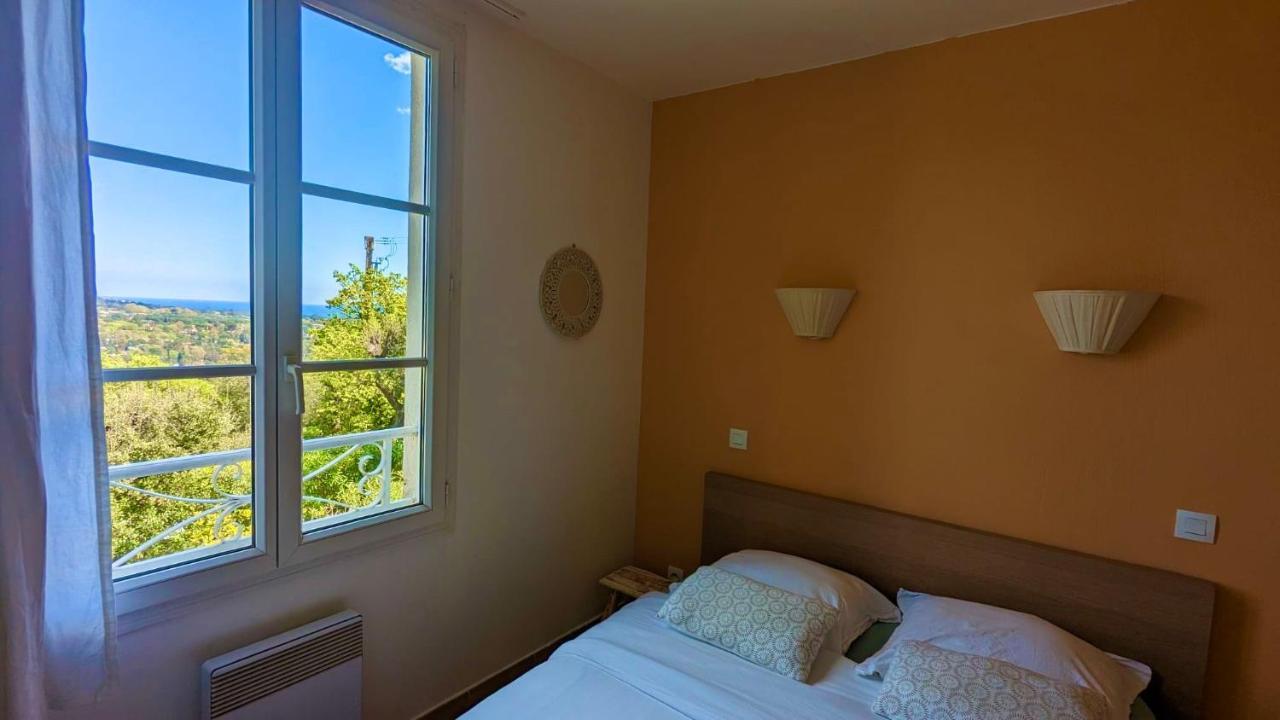 Vue mer Les Restanques 2150 Grimaud Eksteriør bilde